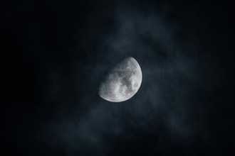 中国の科学者、AIで月の裏側の化学的暗号を解読