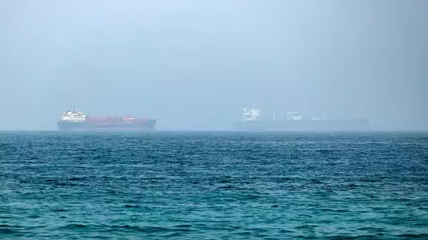 イラン革命防衛隊 米空母と駆逐艦をミサイル攻撃で撤退させたと発表