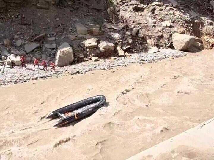 ネパール土石流災害、「水・陸・空」の三つのルートから立体的に捜索―中国