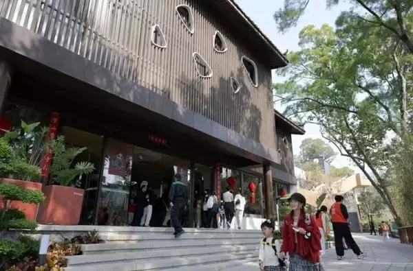 「改装後の新居でパンダの観覧スタート―福建省福州市」の画像