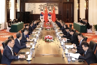 中国の李強総理が韓国、モンゴル、カザフスタンなどの首相とそれぞれ会談