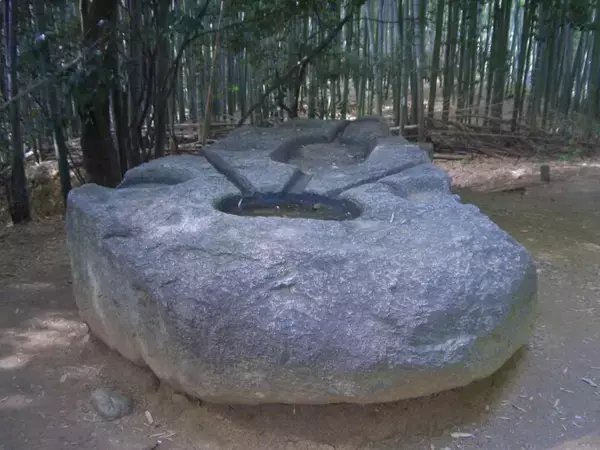 「「飛鳥・藤原」の世界遺産登録を喜ぶ、イラン関連？の石造物にも注目」の画像