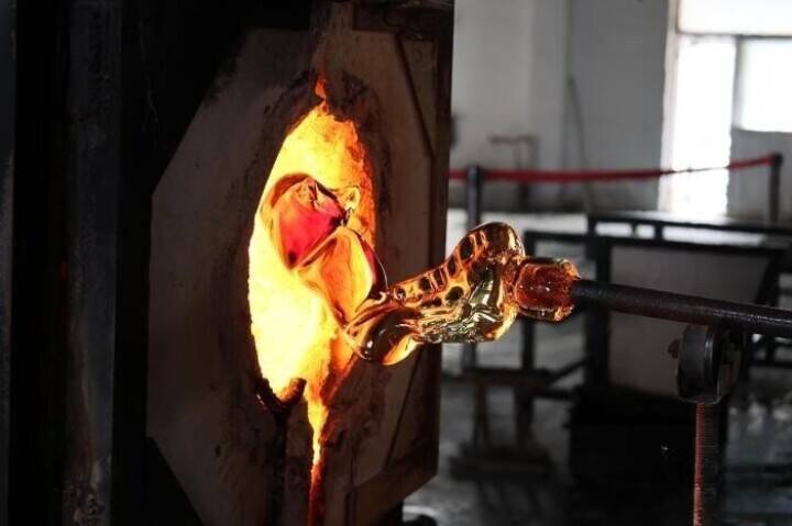 淄博でガラス製の馬の生産がピークに―中国