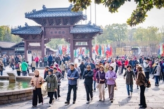 70歳がフォロワー500万人のスターに、中国で高齢者のSNS進出が加速―英メディア