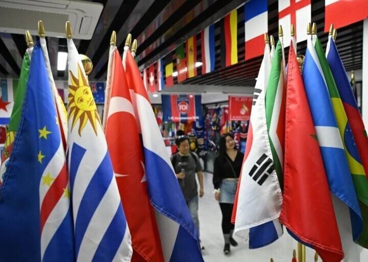FIFAワールドカップの開幕迫る、フラッグ生産に追われる工場―中国