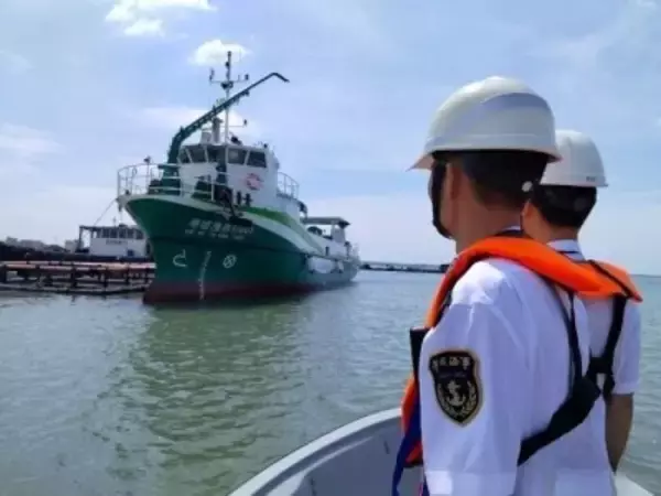 中国初の大型無人自動給餌船、広東省湛江市で試験運用