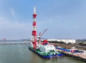 世界最先端の杭打船が江蘇省南通市で引き渡し―中国