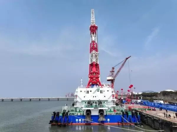 「世界最先端の杭打船が江蘇省南通市で引き渡し―中国」の画像