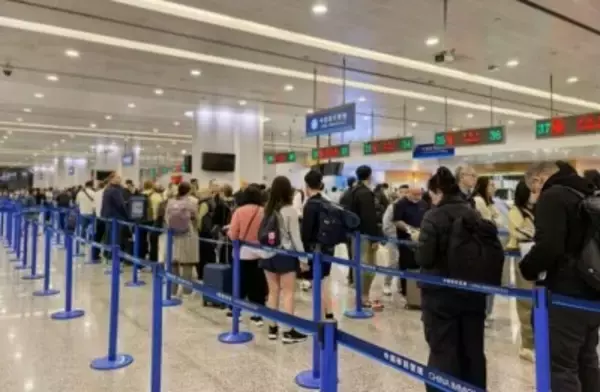 上海浦東国際空港の外国人入国者数が1日で2万5000人超え、過去最高を更新