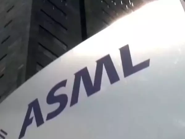 オランダのリソグラフィー大手ASML、1700人の人員削減を発表