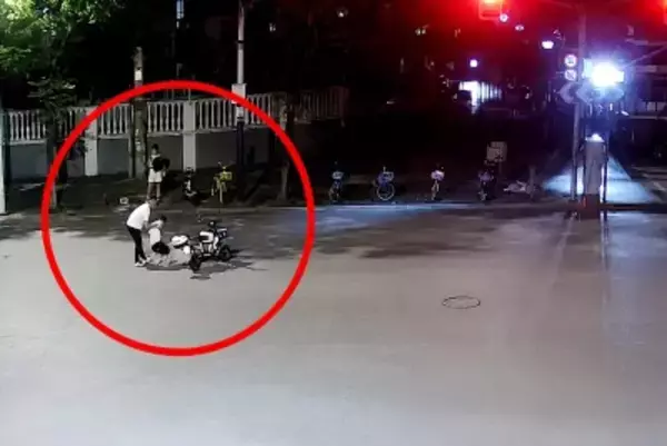 酒に酔った男がバイクで転倒、助けてくれた人を加害者扱いし自ら警察に通報―中国