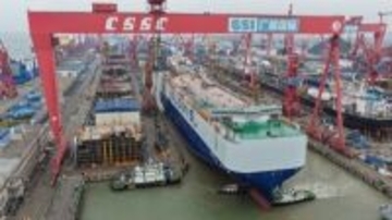 国内最大のLNG二元燃料自動車専用運搬船がドック離れる―中国