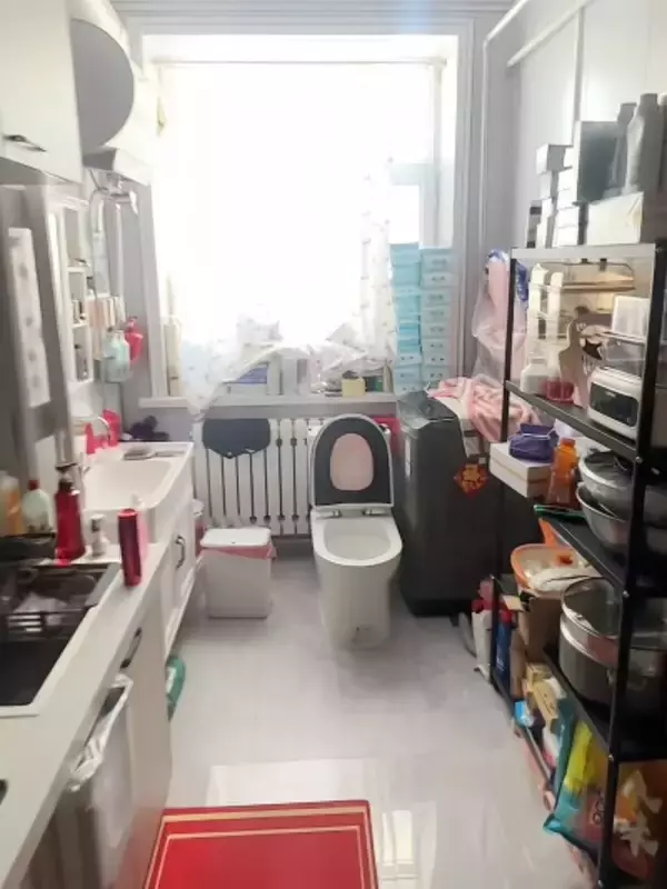 マンションの共用廊下にキッチンや便器、隣人が勝手に改造―中国