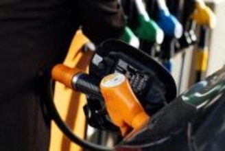 国際原油価格1バレル100ドル突破