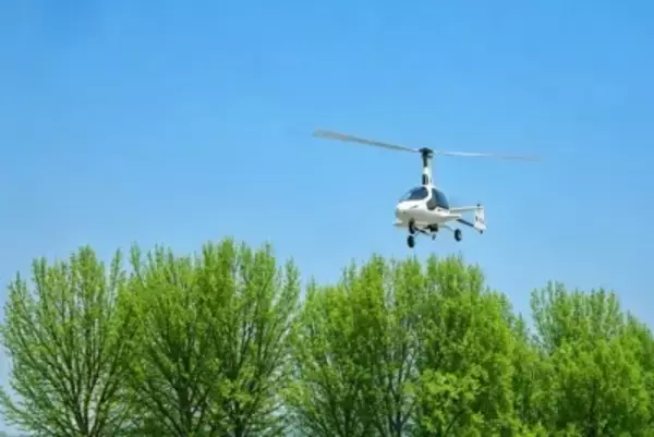 中国初の独自設計による自転式旋翼機、初飛行に成功