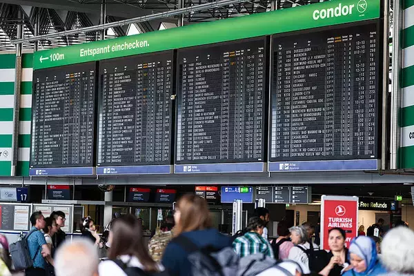 「密航」した蚊により感染、空港職員2人が死亡―ドイツ