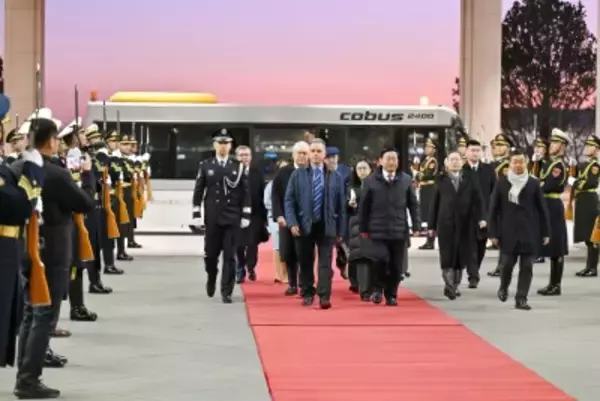 ウルグアイのオルシ大統領が北京に到着 中国への公式訪問を開始