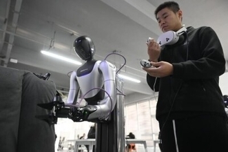 人型ロボットインストラクターの日常―中国メディア