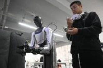 人型ロボットインストラクターの日常―中国メディア