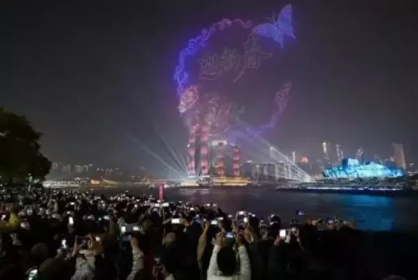 ドローンショー、中国の文化観光の新たな目玉に