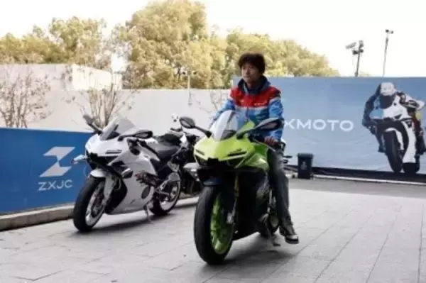 「張雪機車のバイクが人気、優勝同型モデル「820RR」の納車は最短7月―中国」の画像