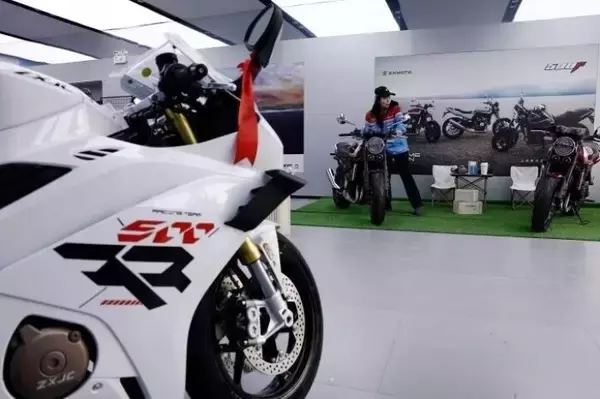 「張雪機車のバイクが人気、優勝同型モデル「820RR」の納車は最短7月―中国」の画像