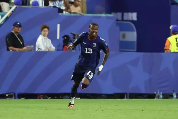 W杯最優秀ゴール、カーボベルデDFが受賞