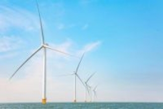 中国初の「洋上風力発電＋海洋牧場」、年間送電量10億kWh超へ