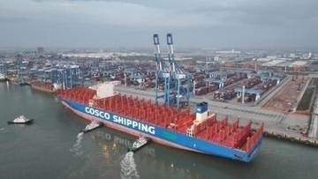 広西で20万トン級コンテナ船が北部湾港に接岸―中国