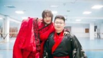 四川大地震でがれきの中から救出された少女、17年後に命の恩人と結婚―中国