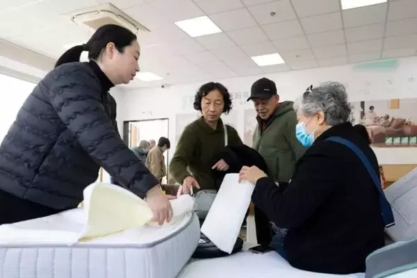 「高齢者向け製品を系統的に展示、上海初の「シルバーストア」がオープン―中国」の画像