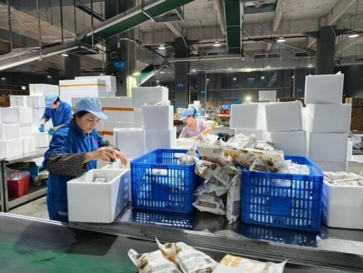 広西の「チルドタニシ麺」が春節用品の売れ筋に―中国