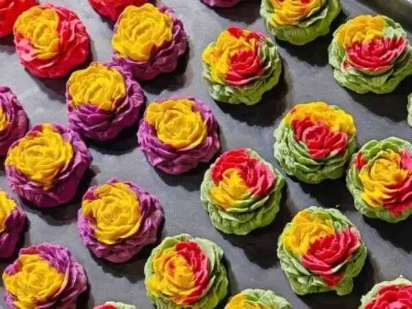 まるで花！牡丹のジャム入りパイ菓子が人気の年越し商品に―中国