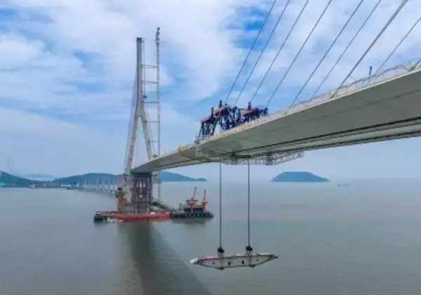 世界最大スパンの3塔式鋼箱桁斜張橋、主橋が接合―中国