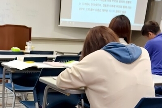 韓国の「超々過酷」な大学入試、受験産業は3兆円規模に―香港メディア