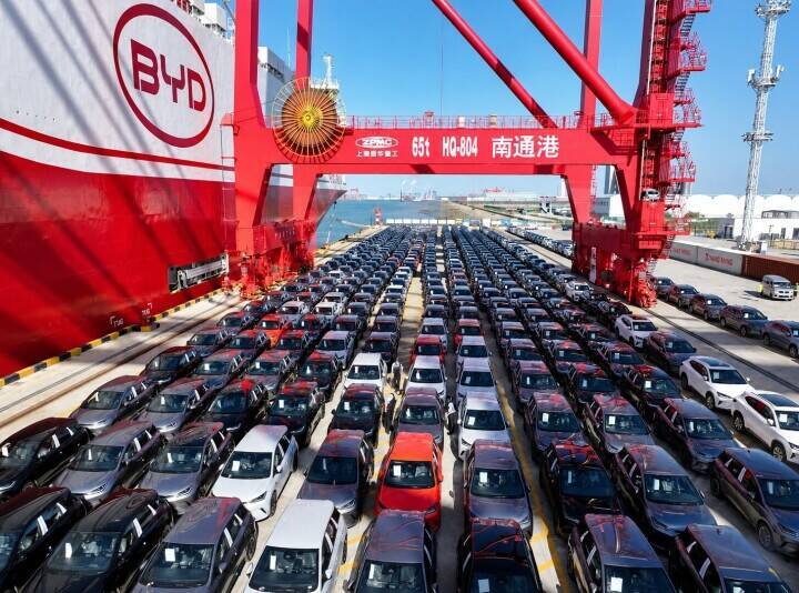 新エネルギー車7273台が欧州に向け出港―江蘇省南通市