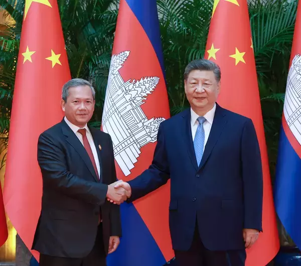 習主席 カンボジア首相と会見