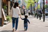 「日本の子どもはなぜ地面に寝転がって駄々をこねないのか―中国ネット」の画像1