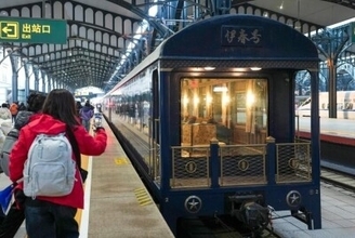 黒竜江省で氷雪観光列車「伊春号」のテスト運行スタート―中国