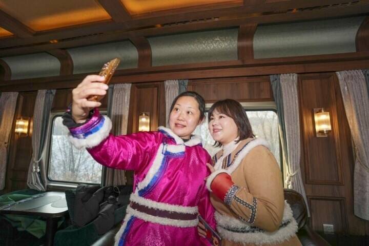 黒竜江省で氷雪観光列車「伊春号」のテスト運行スタート―中国