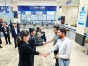 海南封関運営開始後第1陣となる「外国人就労許可証」と「居留許可証」が発行―中国