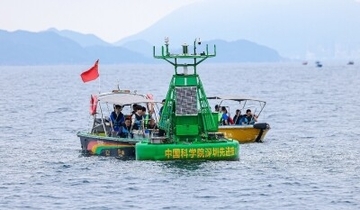 中国独自開発の波力エネルギー海洋生態観測ブイの研究開発テストプラットフォームが使用開始