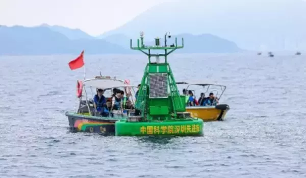 「中国独自開発の波力エネルギー海洋生態観測ブイの研究開発テストプラットフォームが使用開始」の画像