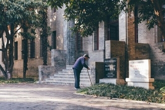 両会で言及された新職業「高齢者ケアサービス士」―中国