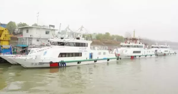 中国初の電動化改造公務船、長江本流で運用開始