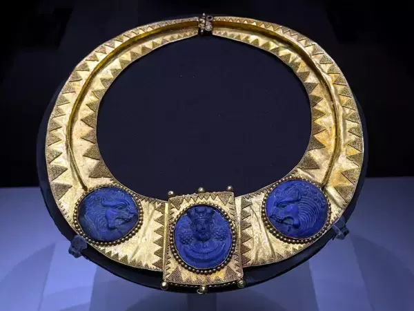 「＜写真特集＞戦禍に揺れるイラン文化財と中国で輝くペルシャ芸術」の画像