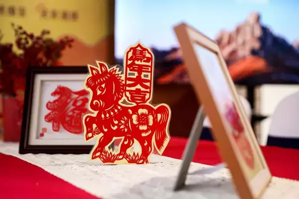 「龍馬に白馬 そして絵馬 「午年」のよもやま話〜清華大学・劉暁峰教授に聞く〜」の画像