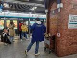 「ハリー・ポッターの「9と3/4番線」が北京の地下鉄に出現！」の画像1