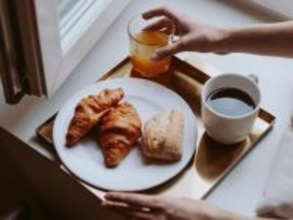 日本のホテル朝食を「犬も食わない」と酷評の香港人、別の香港人のひと言で沈黙―香港メディア