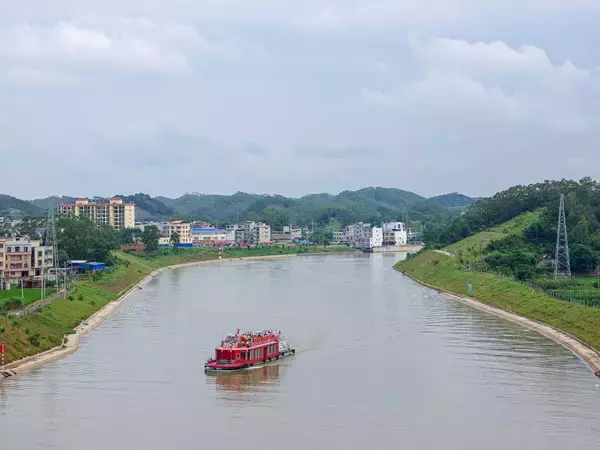 平陸運河が正式に通航、西部の陸海連携型対外開放に新たな枠組み―中国